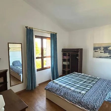 Charming Provencal On Hills With View 마노스크